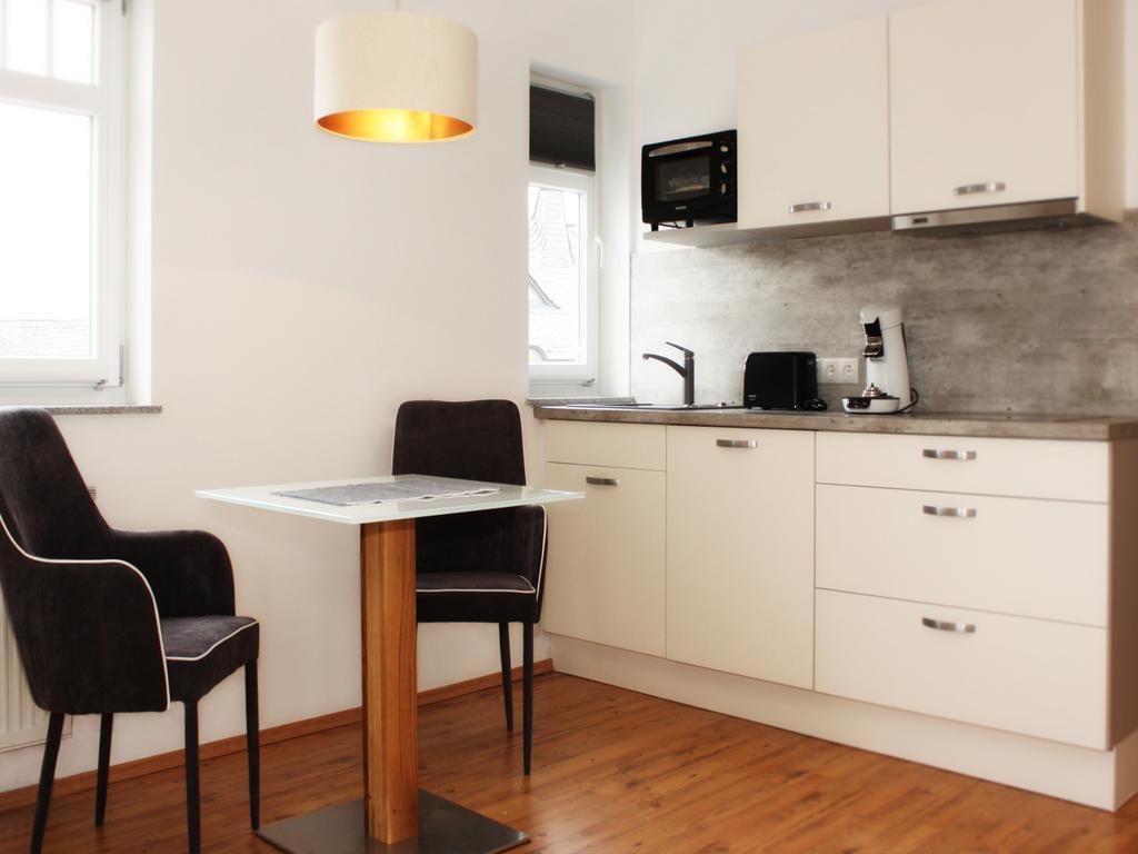 Apartments Im Chateau D'Esprit Höhr-Grenzhausen Zimmer foto